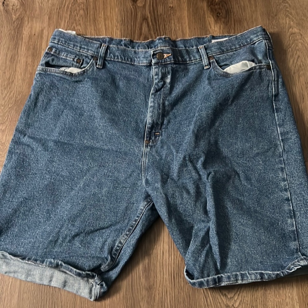 Wrangler Size 42 Relaxed Fit Jean Shorts